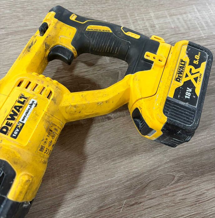 Акумулаторен перфоратор Dewalt DCH133N