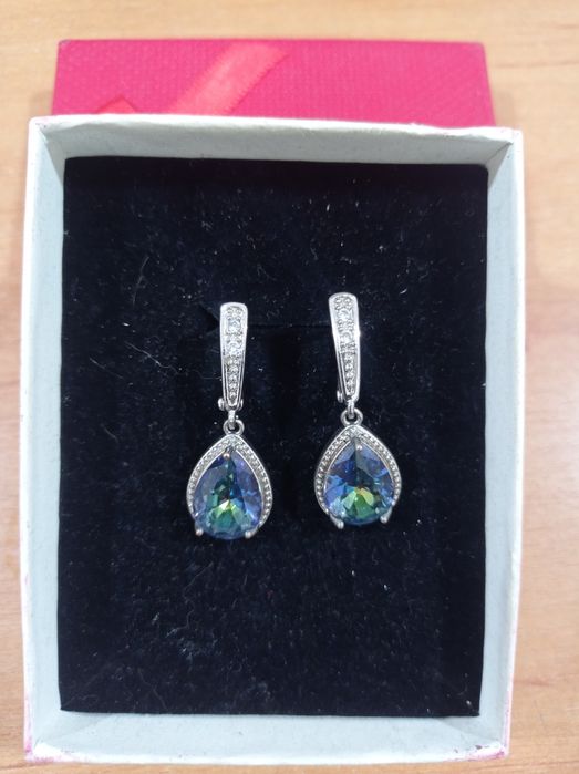 Серьги нежные сияющие с цирконием посеребреные отличное качество