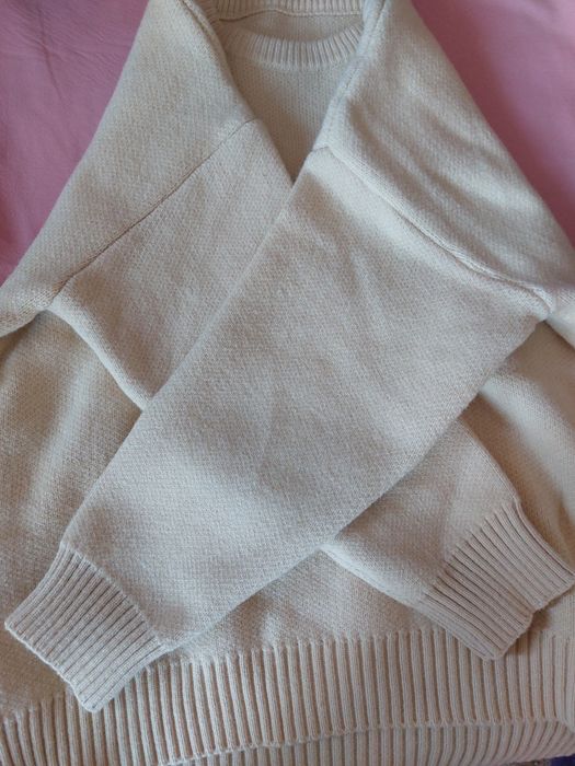 Бежевая толстовка