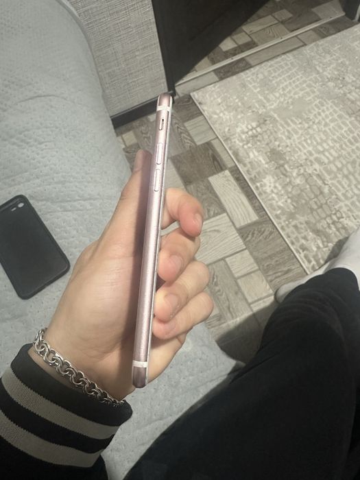 Продам айфон 7 в хорошем состоянии