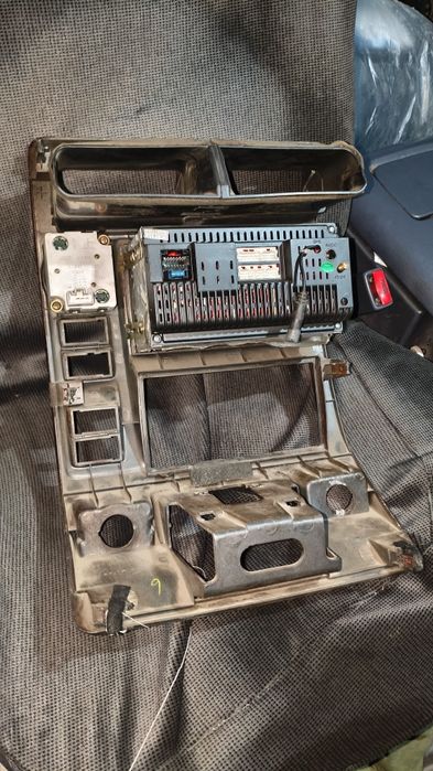 Консоль на Прадо 95