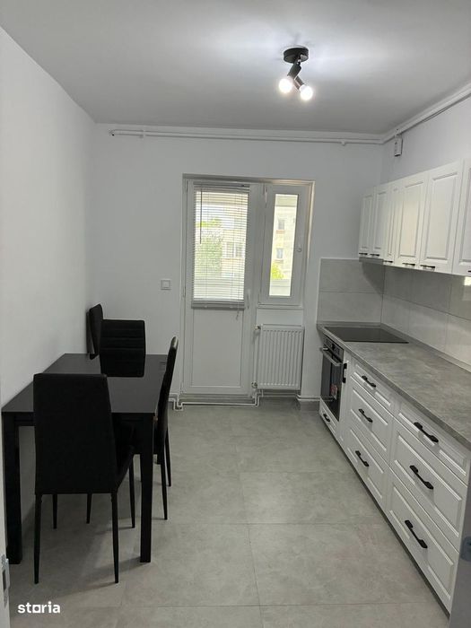 Apartament de închiriat 3 camere renovat | Ultracentral, Campina