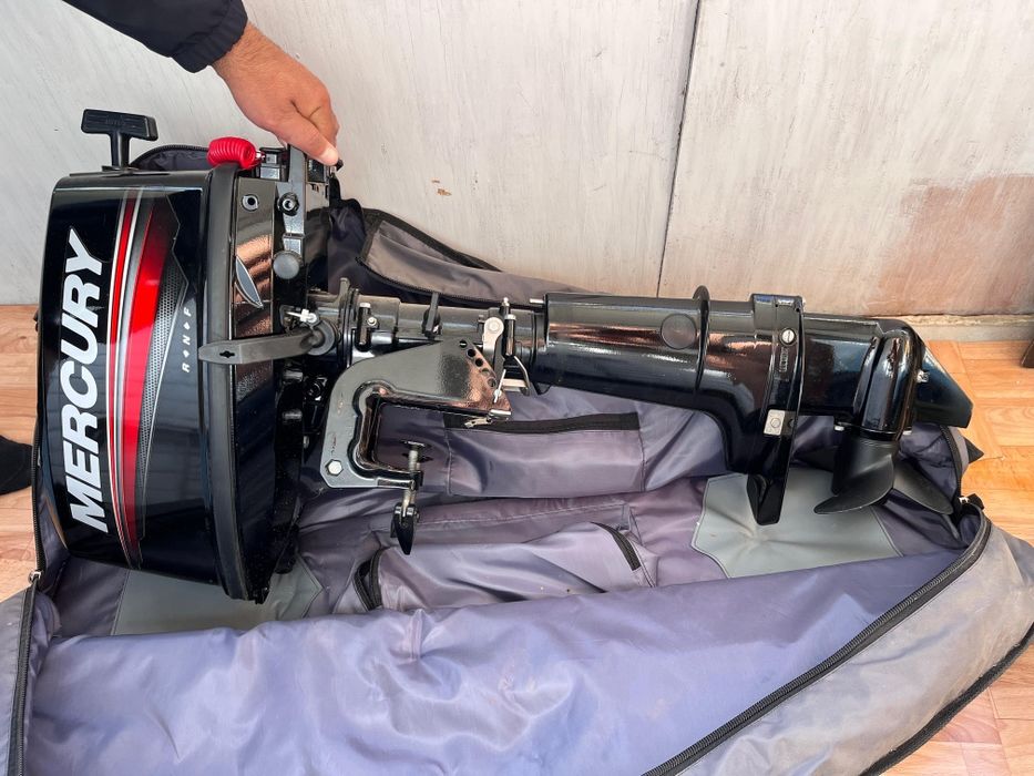Продам лодочный мотор Меркурии