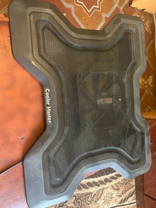 Охлаждающая подставка Cooler master в отличном состоянии