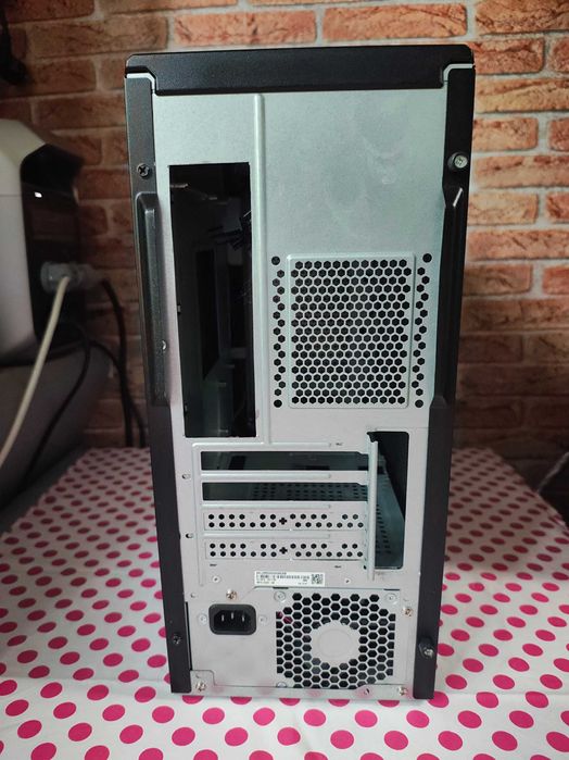 Carcasa PC Asus Strix cu Sursa 500W Chicony .