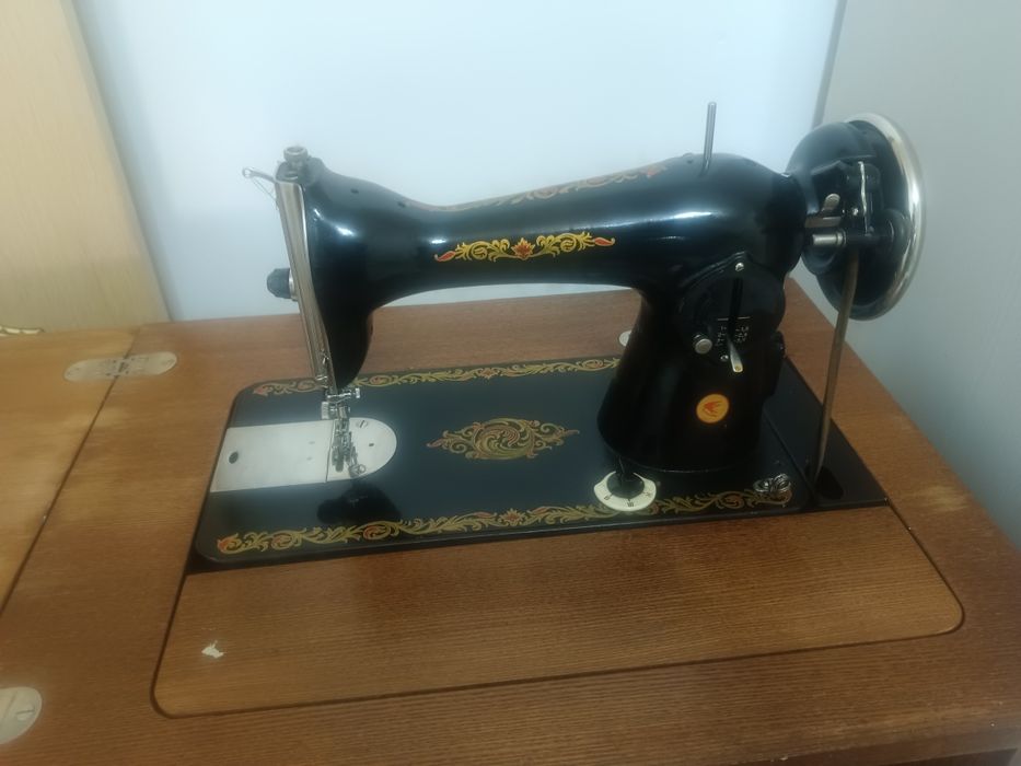 Срочно продается швейная машина