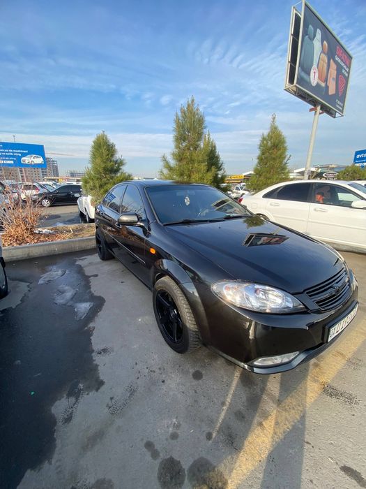 СРОЧНО ПРОДАЁТСЯ ласетти 1.8 2013года