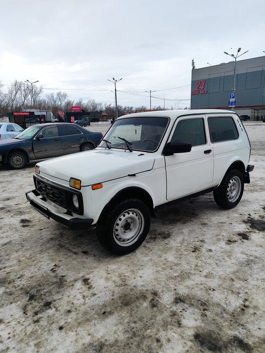 Продам ниву на активном ходу