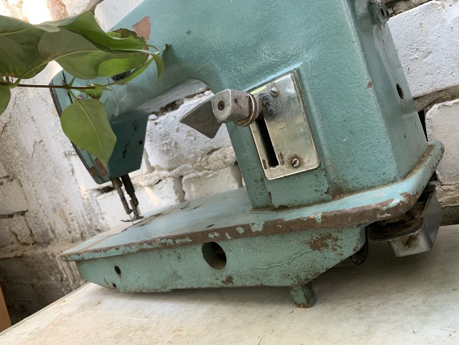 Tikuv mashinasi sotiladi