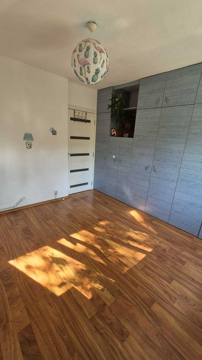 Vând apartament 3 camere decomandate , bilateral, etaj 2/4, zona Brazdă/bld Dacia, bloc 1989, 75.42 mp
