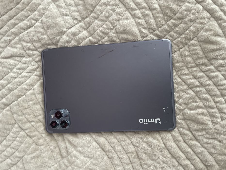 Продам планшет хорошо снимает