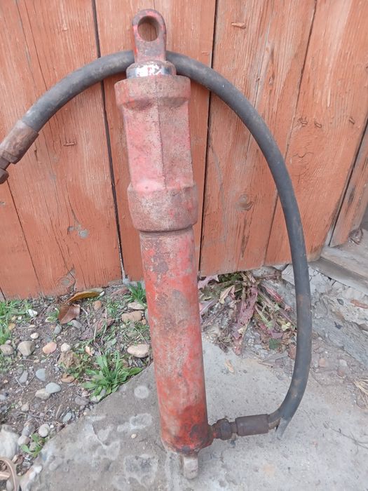 Продам ступицы бу,  ещё цылиндор .