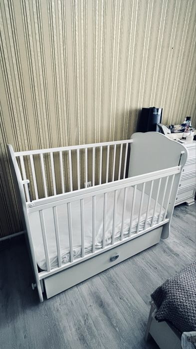 Продам детскую кроватку