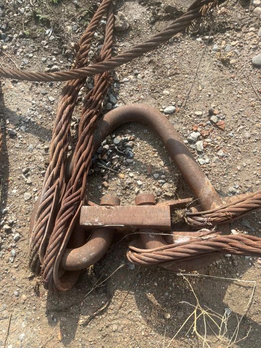 Крюк большого крана