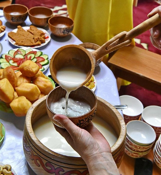 Қымыз Кумыс Кымыз Таза Ұлтты Сусын Қала ішінде тегін жеткізу