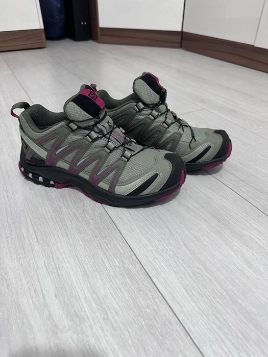 Женские кроссовки Salomon