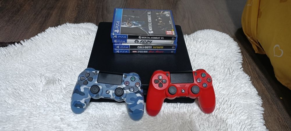 Vând PlayStation 4, 2 controler+ 30 de jocuri