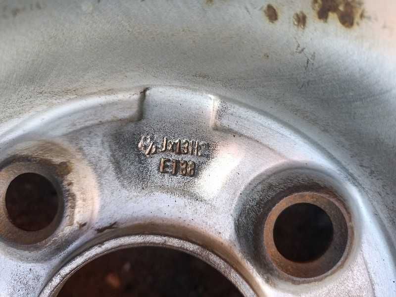 Продам оригинальный металлический диск на Volkswagen Golf