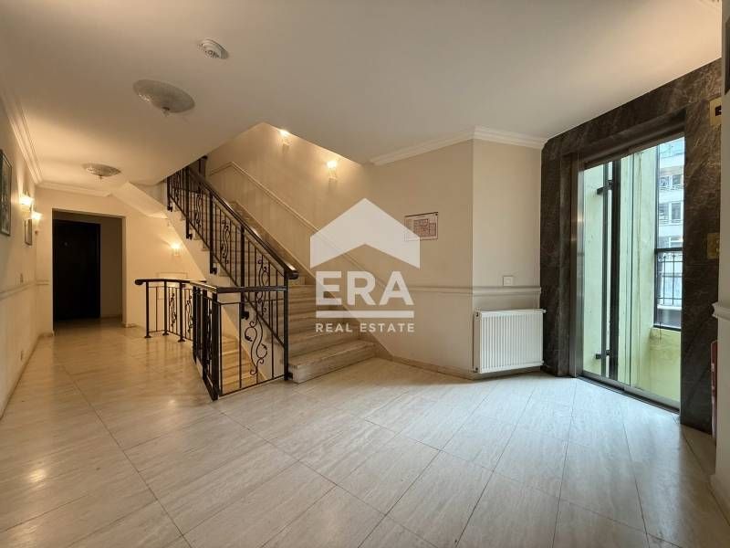 Дава се под наем Тристаен апартамент в София, Лозенец - 100 кв.м за 1495.83 € - Снимка #8