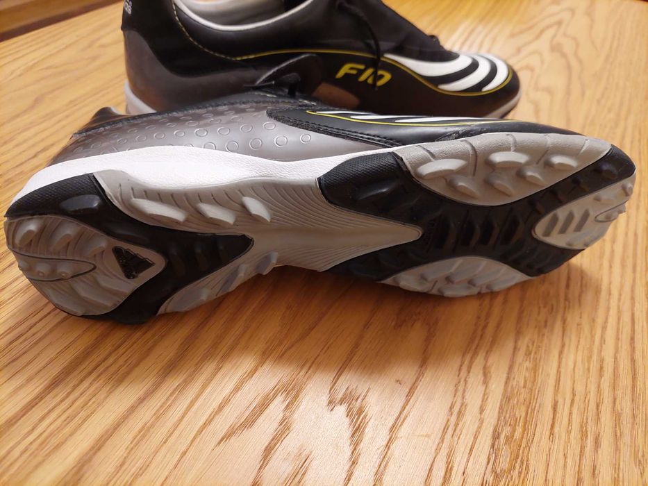 Ghete fotbal Adidas sintetic 44