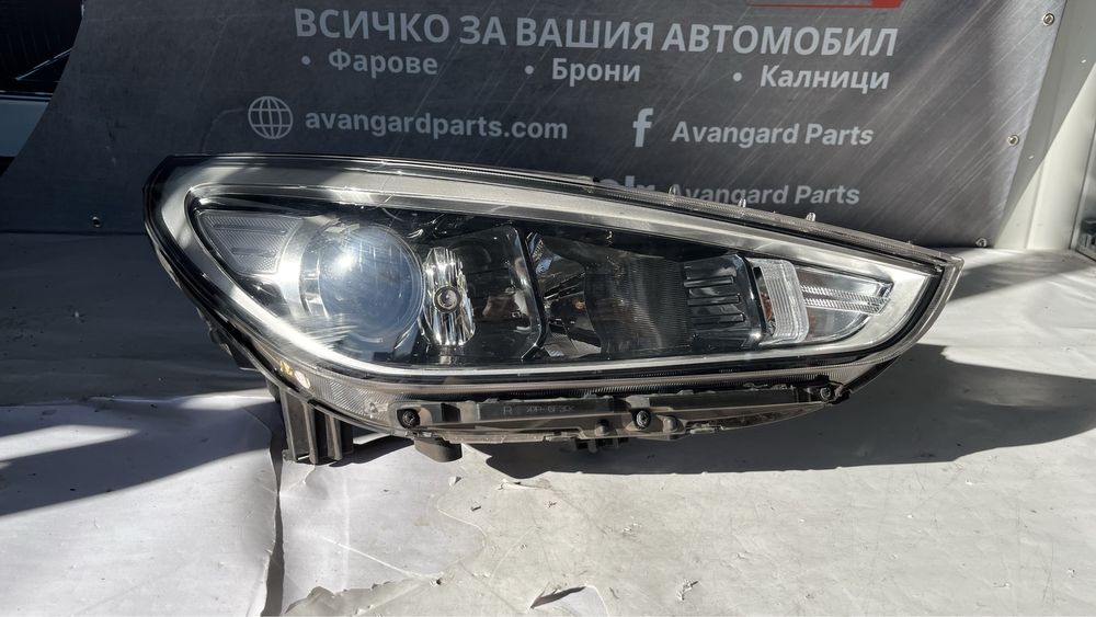 2 броя десен и един ляв фар Hyundai i30 (2008-2012)