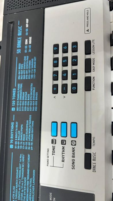 Синтезатор Casio LK-136