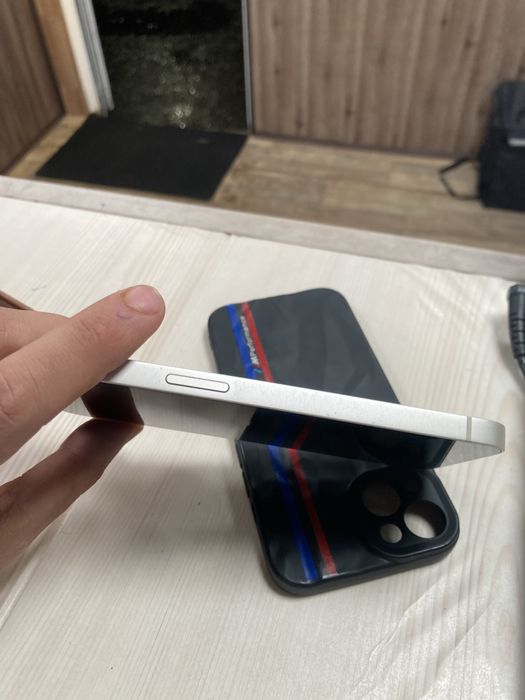 Продам Айфон 13 торг цена 70000