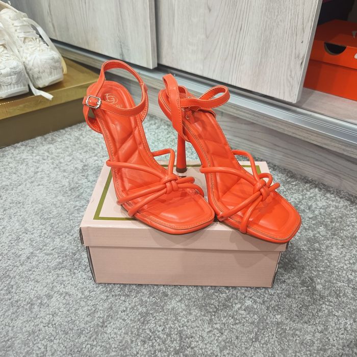 Обувки подходящи за повод