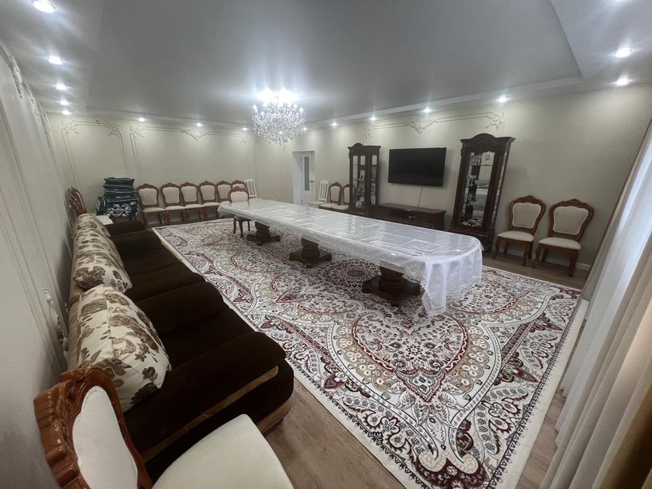 Продам Большой Дом Мансардный. 12 мкр