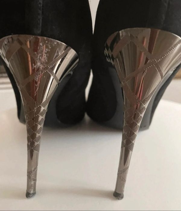 Botine rafinate Burberry