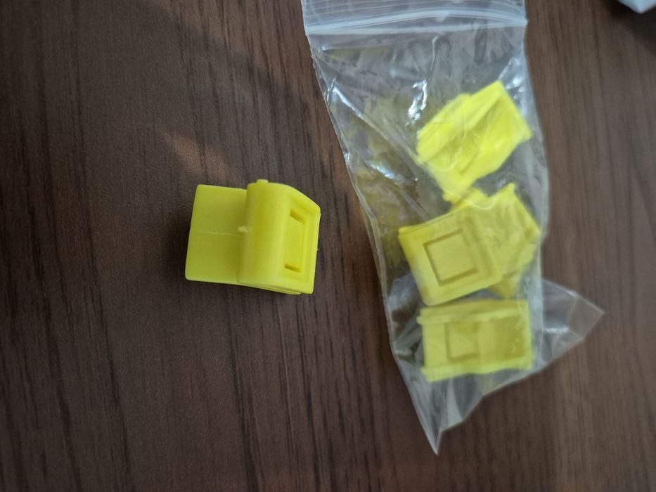 Клипсы на бампер