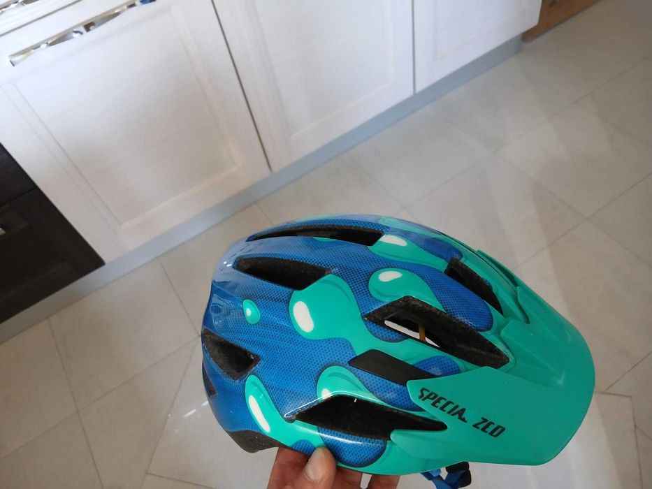 Детска каска Specialized, 52-57см, синьо-зелена