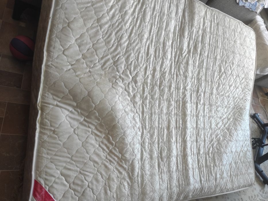 Отдам даром матрас 160 на 200