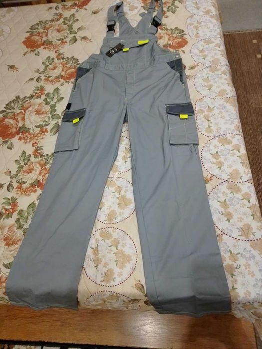 Работен полугащеризон в сив цвят размер 54 Mensa STENSO