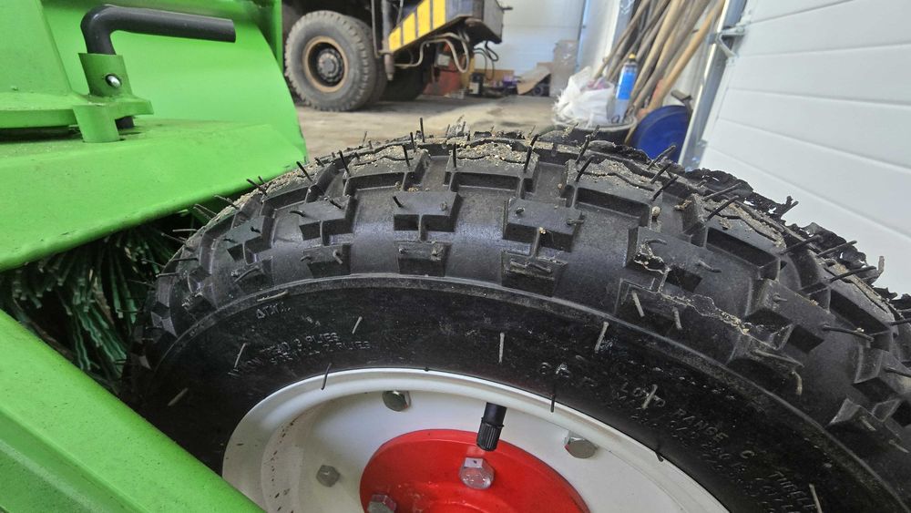 Щетка коммунальная тротуароуборочная 1.6/ 1.8/ 2.0, Россия