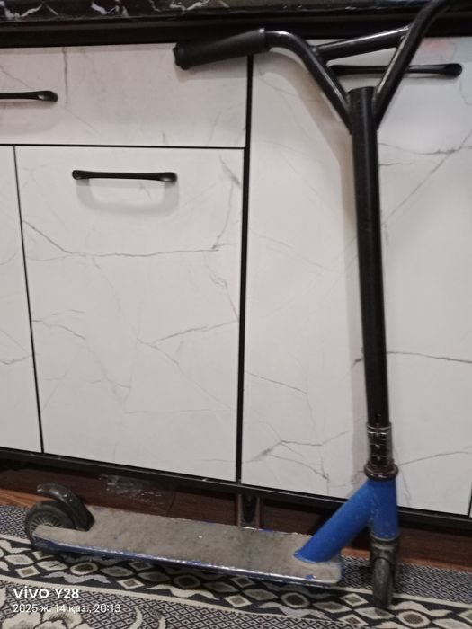 Самакаттар бар .1000