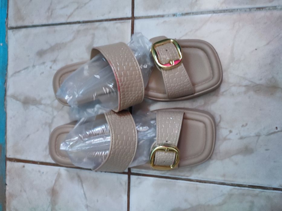 Босоножки отдам за фрукты