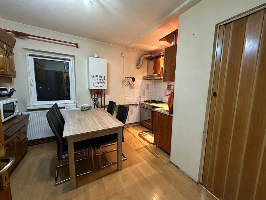 Apartament cu 3 camere, spațios