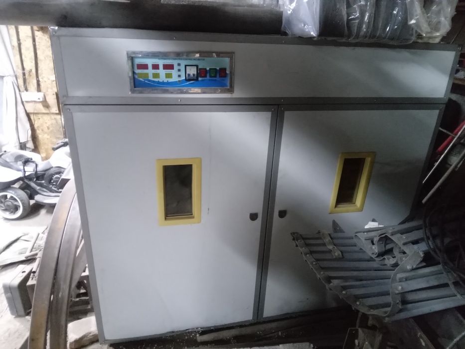 Инкубатор на 1000 яиц