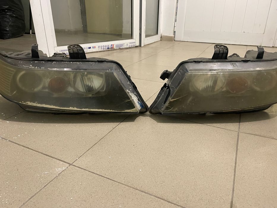 Фарове Хонда акорд 7 ген. За части .