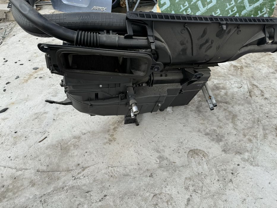 Toyota Matrix 2003 Корпус печки