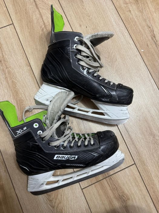 Коньки хоккейные