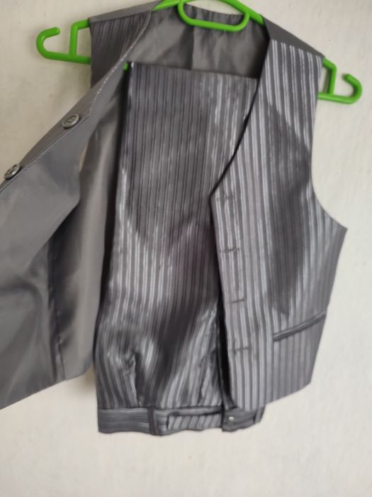 COSTUM DE GALĂ băiat 7-8 ani.