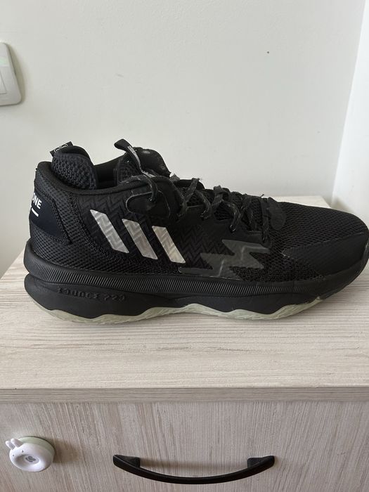 Обувки Adidas Dame 8