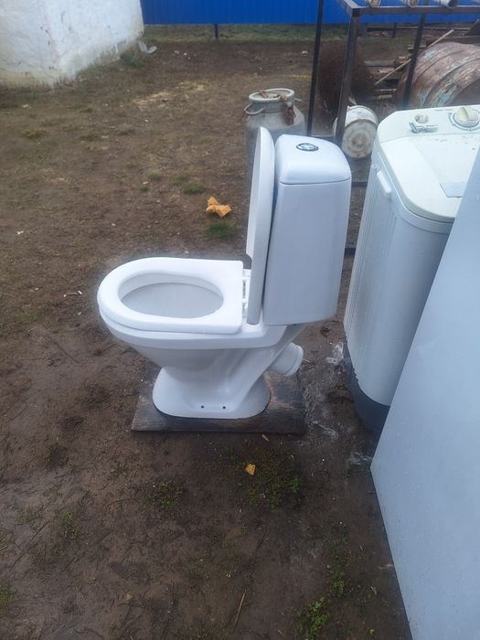 Продам хороший унитаз