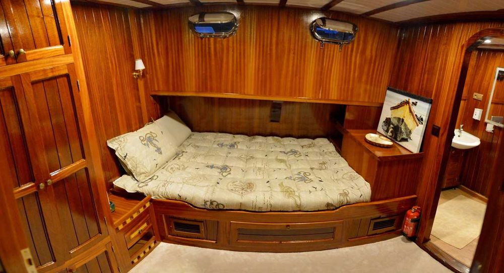Velier, yacht cu vele de tip goeleta 24 metri