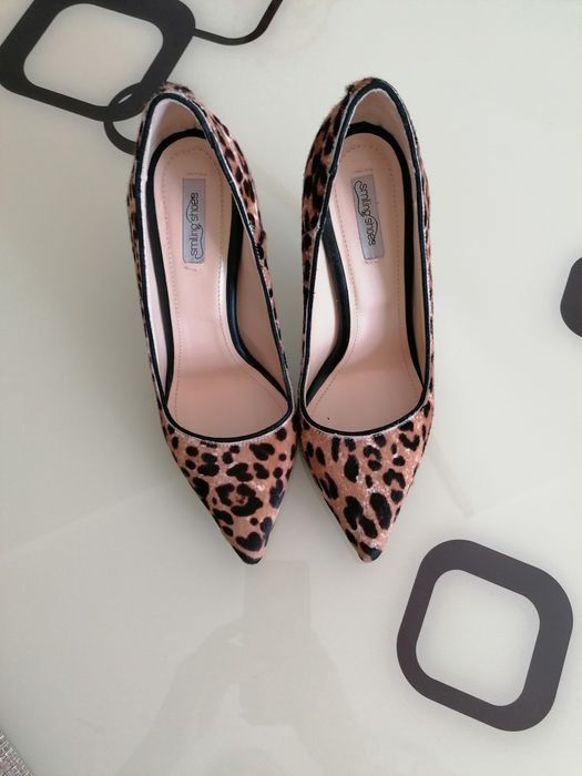 Pantofi clasici cu toc cui. Piele naturala