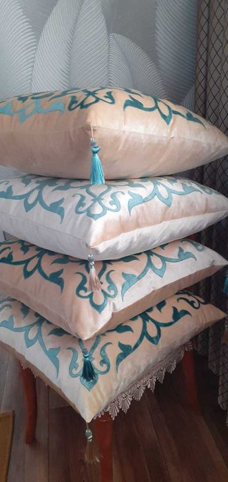 Подушки с национальными орнаментами