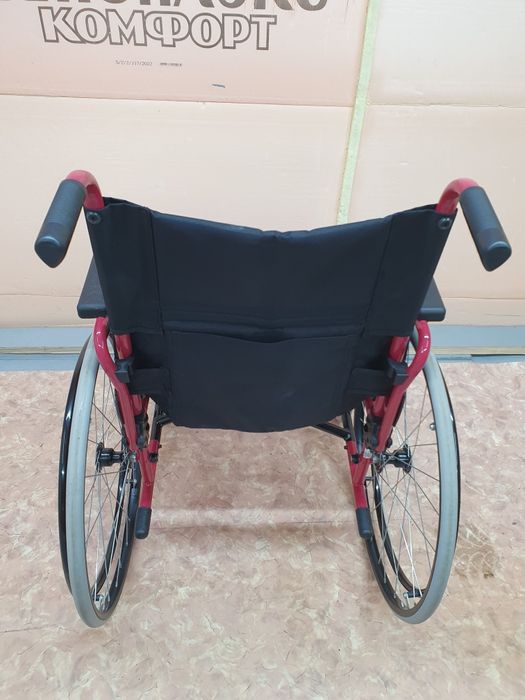 Продам инвалидную коляску Армед