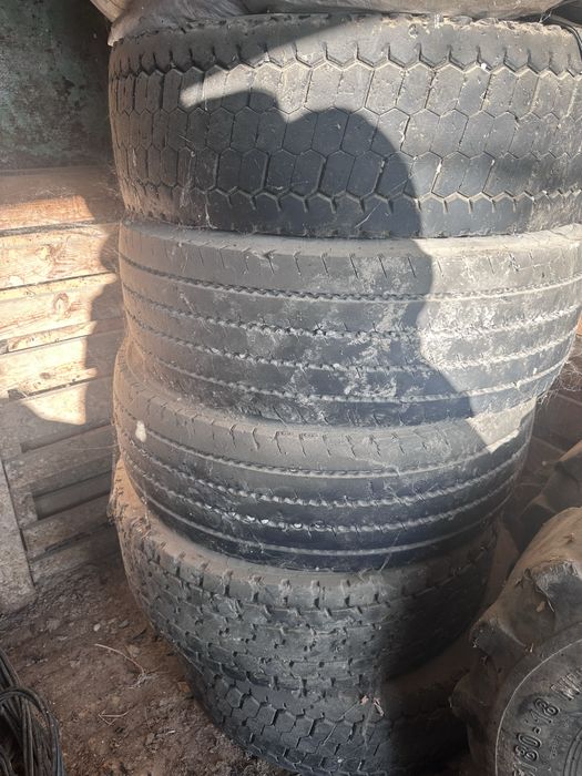 Шины грузовые 19,5/285/70